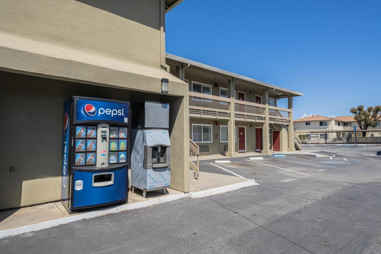 Coastal Valley Inn Castroville Exterior foto