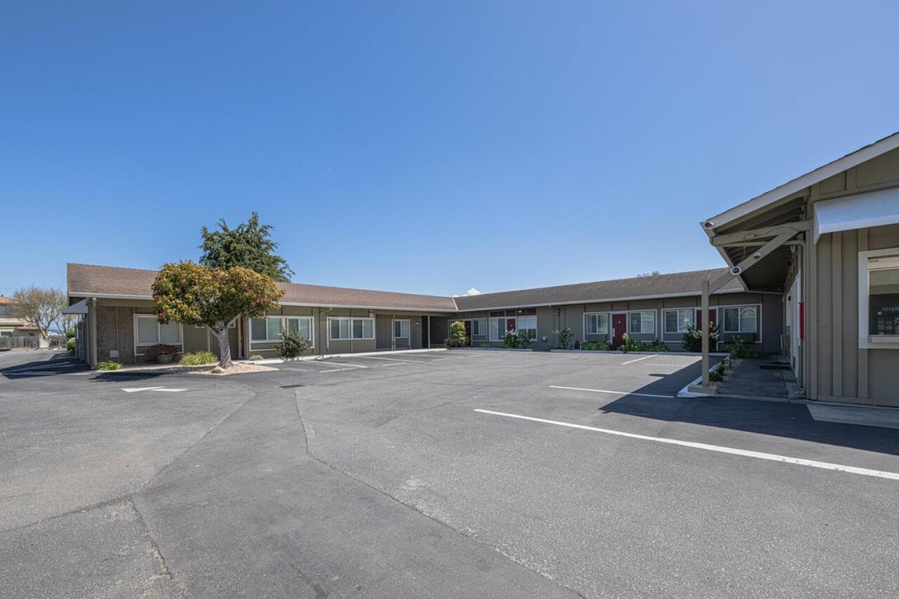Coastal Valley Inn Castroville Exterior foto